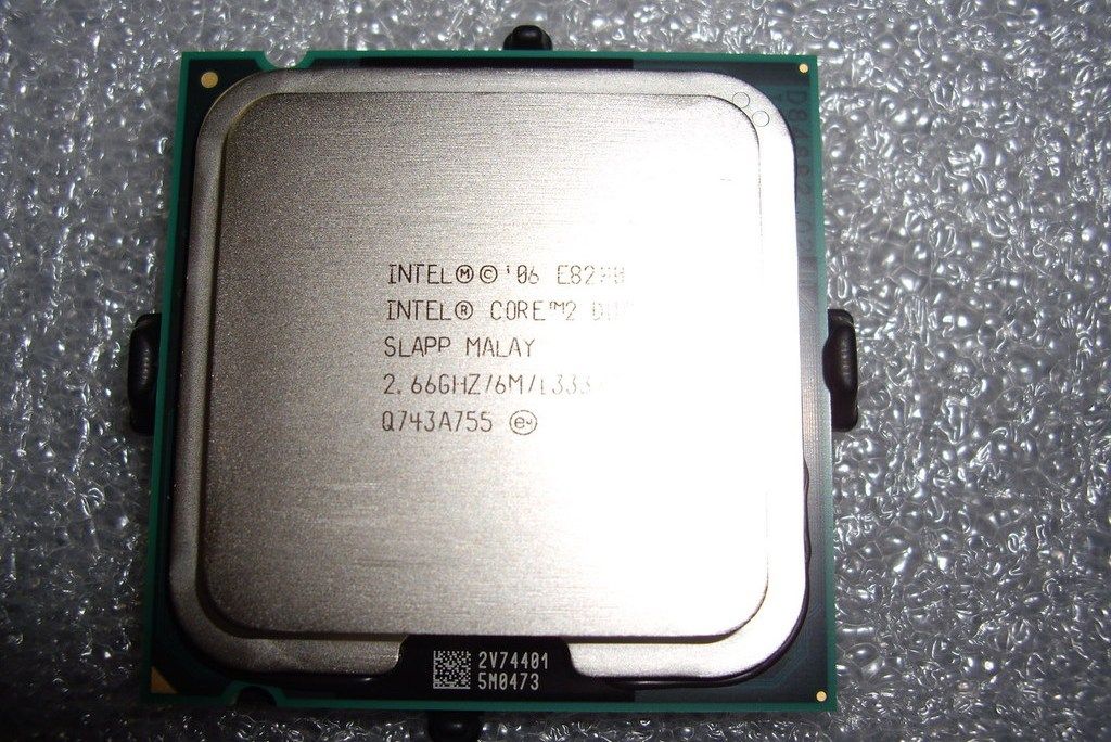 Intel 酷睿2雙核 E8200（盒）