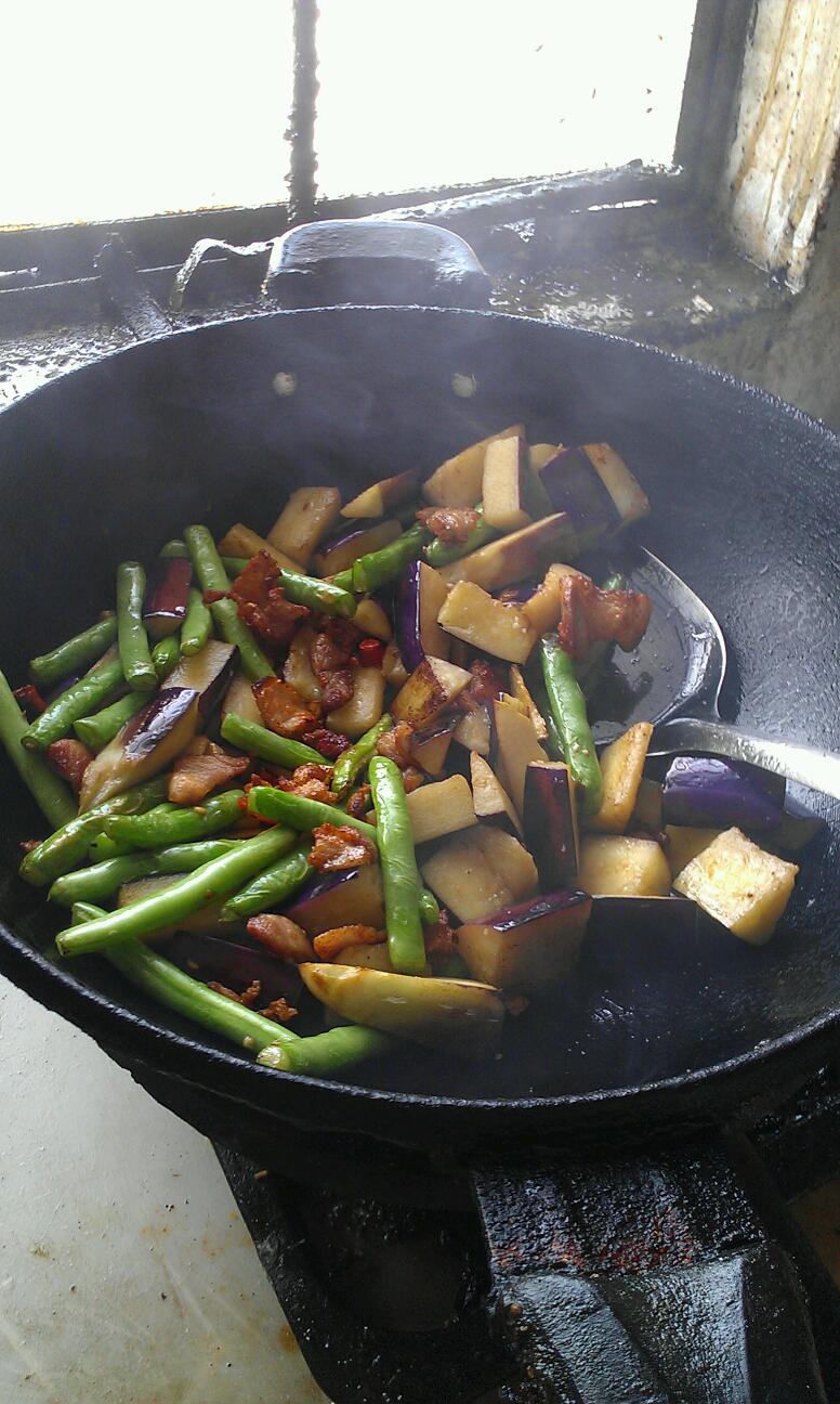 豆角茄子炒五花肉