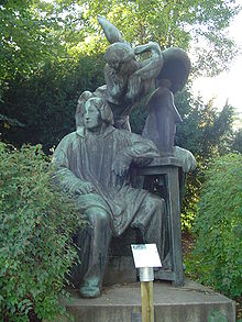 阿爾伯特·巴特爾·托瓦爾森雕像