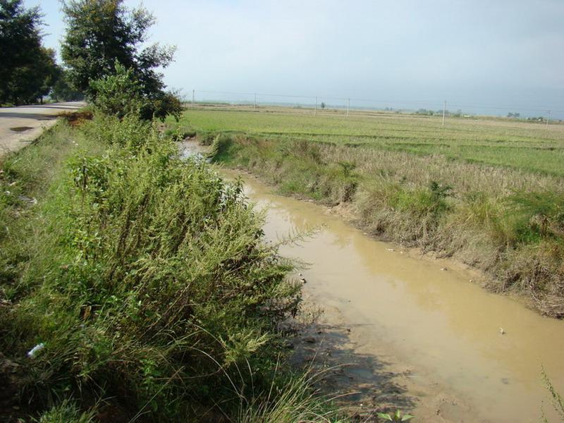 曼宰龍二村