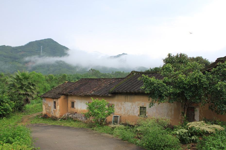 坎腳自然村