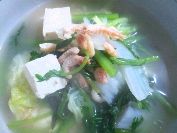 豆腐筒蒿魚腩湯
