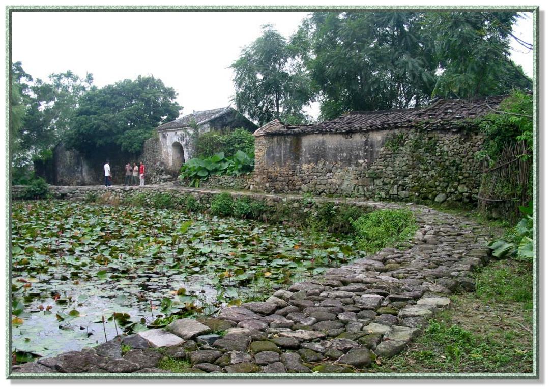 高石頭村(雲南省昆明官渡區大板橋街道下轄村)