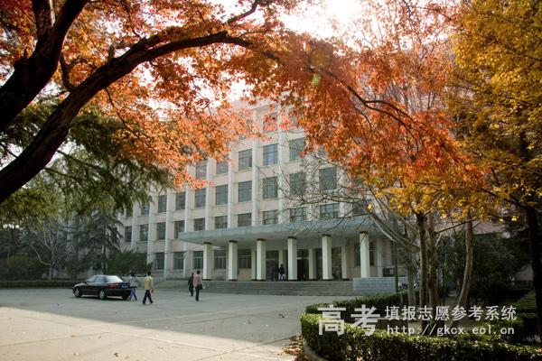 河南科技大學西苑校區