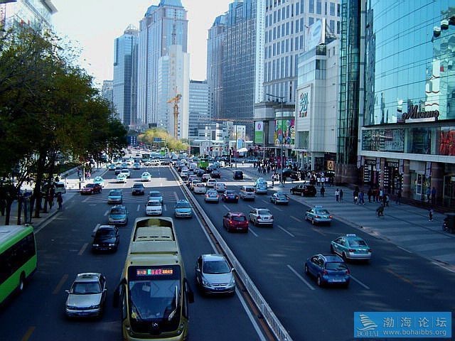 車水馬龍的天津南京路