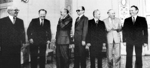1988年7月16日七國首腦出席華約會議時合影