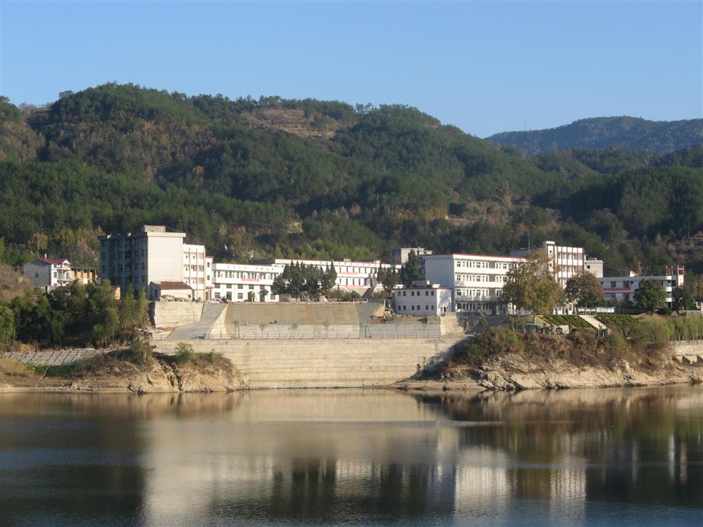 湯河村(湖北省黃岡市羅田縣白廟河鎮下轄村)