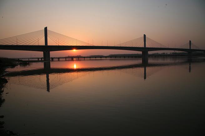 夕照濟陽黃河公路大橋