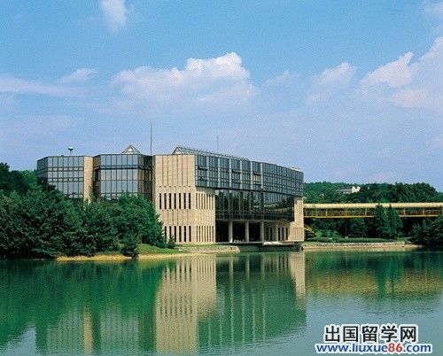 名古屋商科大學