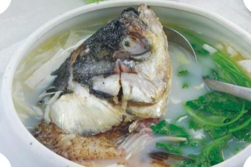 香菜豆腐魚頭湯