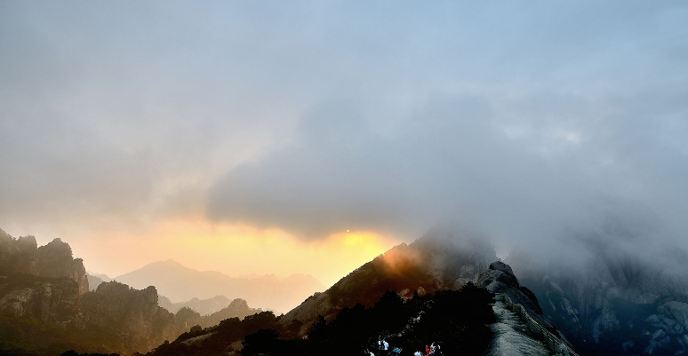 雲黃山