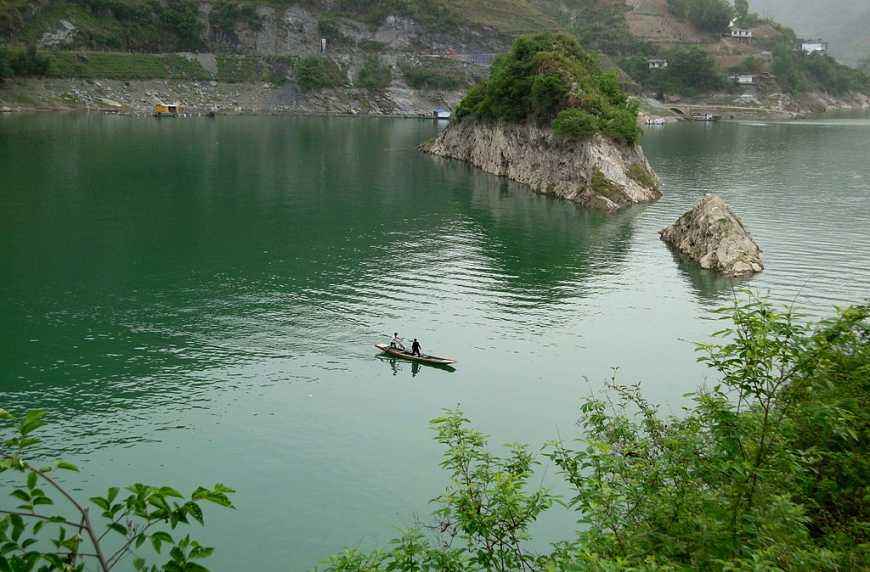 洞河(中國陝西省安康市境內洞河)