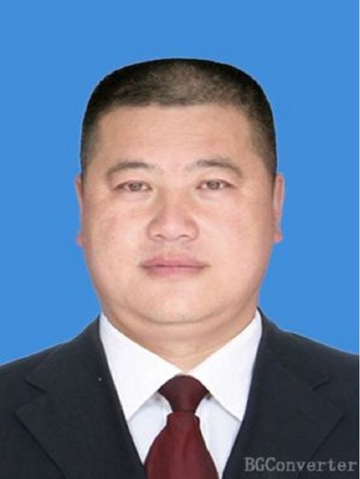 閆鵬宇(內蒙古自治區烏蘭察布市察哈爾右翼中旗工業和信息化局局長)