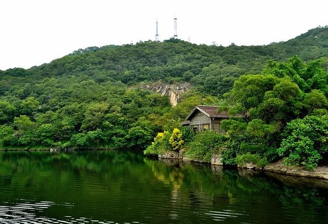 天湖墓地