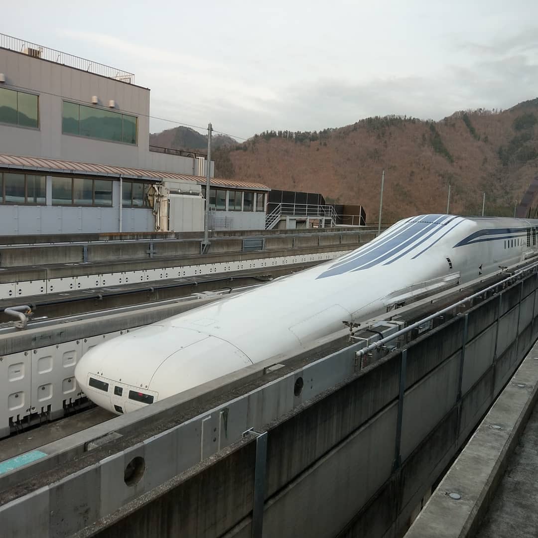 日本新幹線，磁懸浮列車