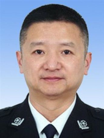 李彬(天津市濱海新區公安局黨委委員、副局長、一級高級警長)