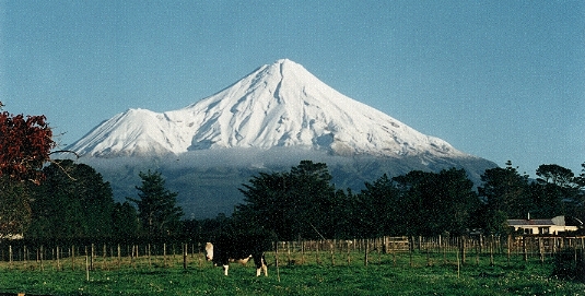 塔拉納基山