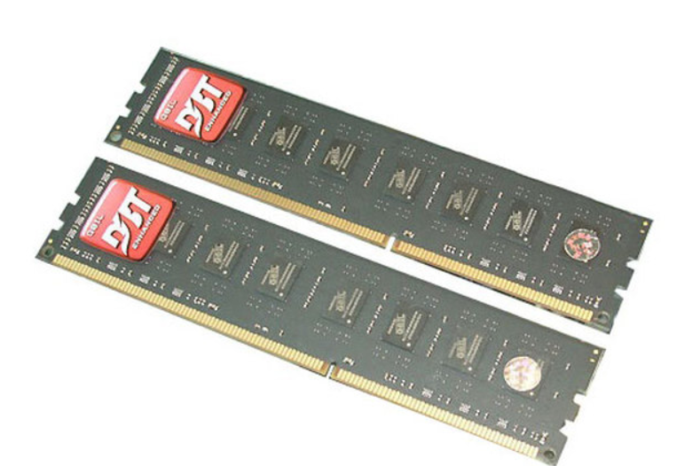 金邦黑龍4G DDR3 1600套裝