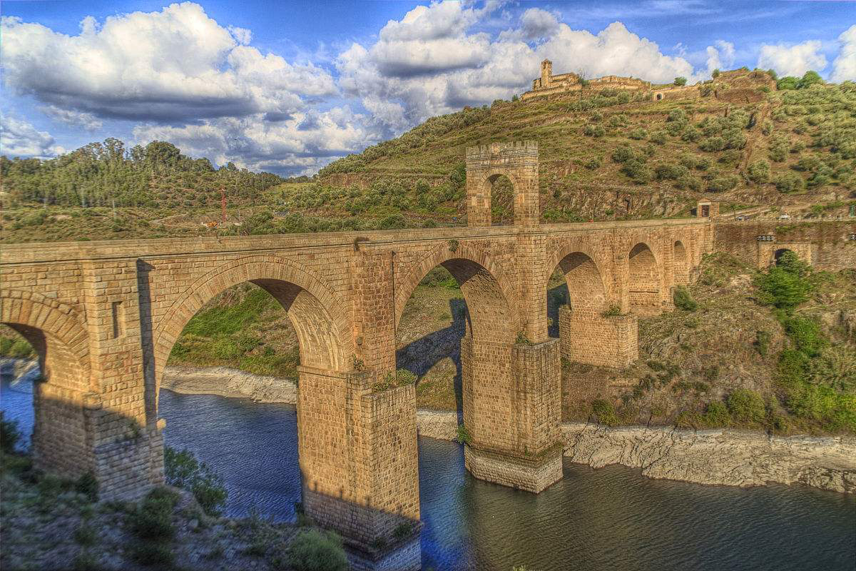 阿爾坎塔拉橋