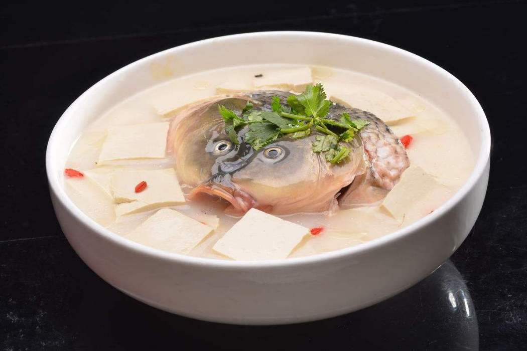 米芽版魚頭燉豆腐