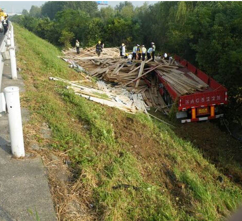 9·22丹陽滬蓉高速交通事故