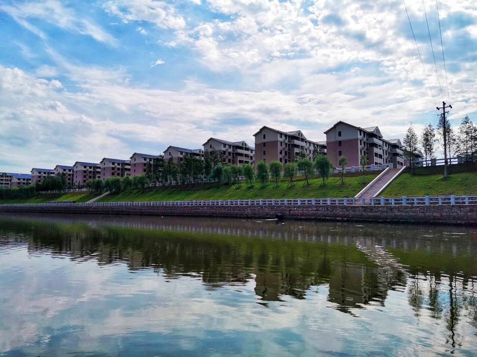 白河沿江風景