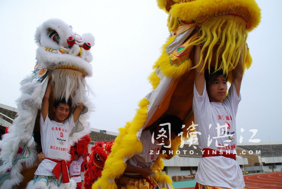 遂溪文車醒獅團2008.8，8在鳥巢表演