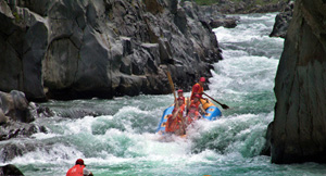 龍勝龍脊峽漂流景區