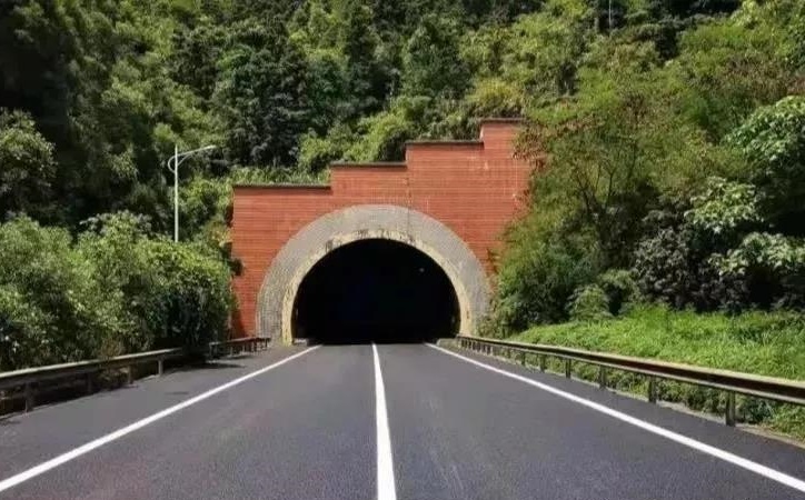 粵贛高速公路山嶺隧道