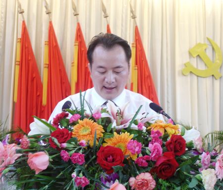 丁家明(城關鎮黨委書記兼鎮長)