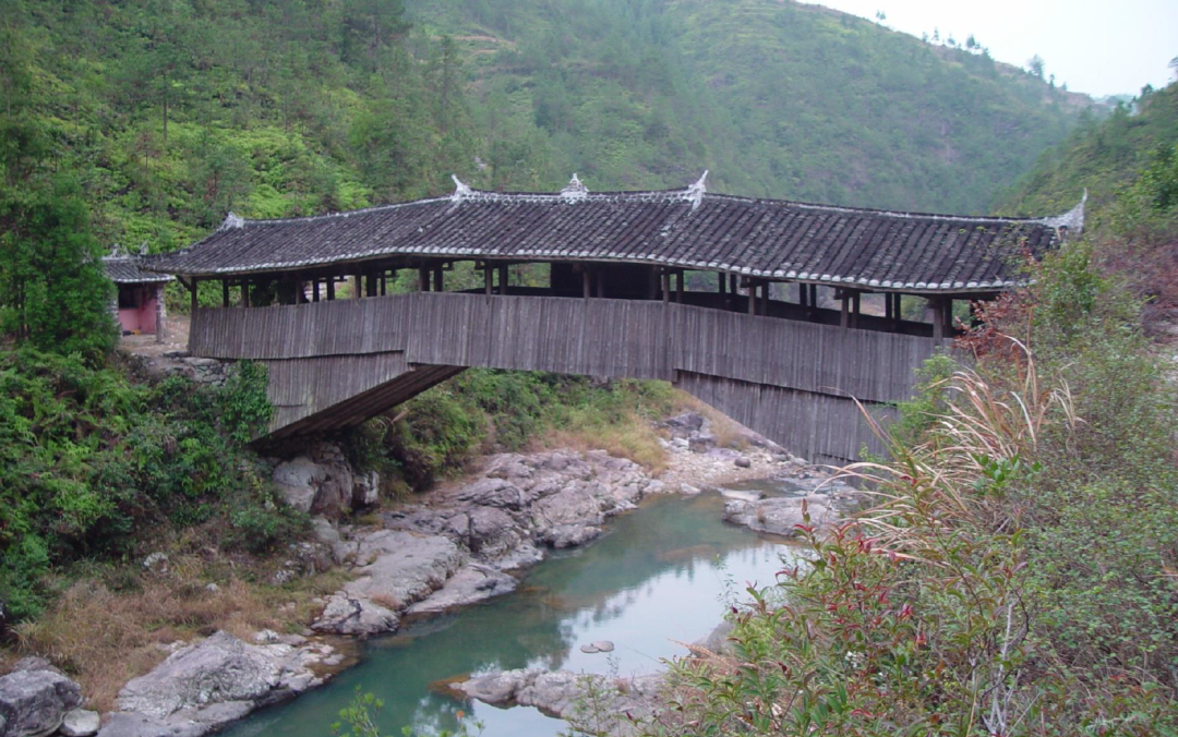 告別萬安橋，古老廊橋的脆弱與美