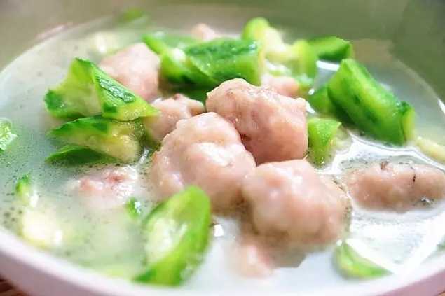 鯪魚丸菜湯