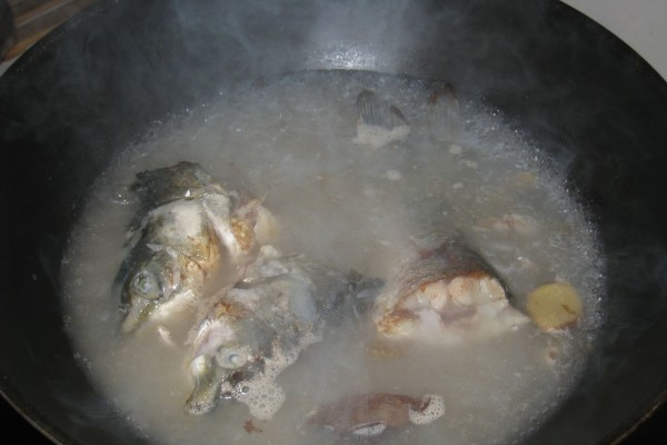 平肝鯇魚湯