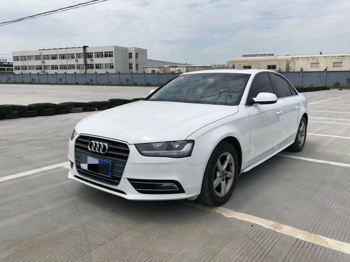 奧迪A4L 2.0 TFSI 標準型