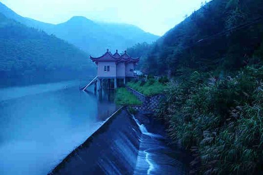 雨淋水庫風景區