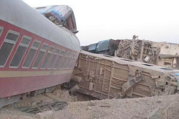 6·8伊朗列車脫軌事故