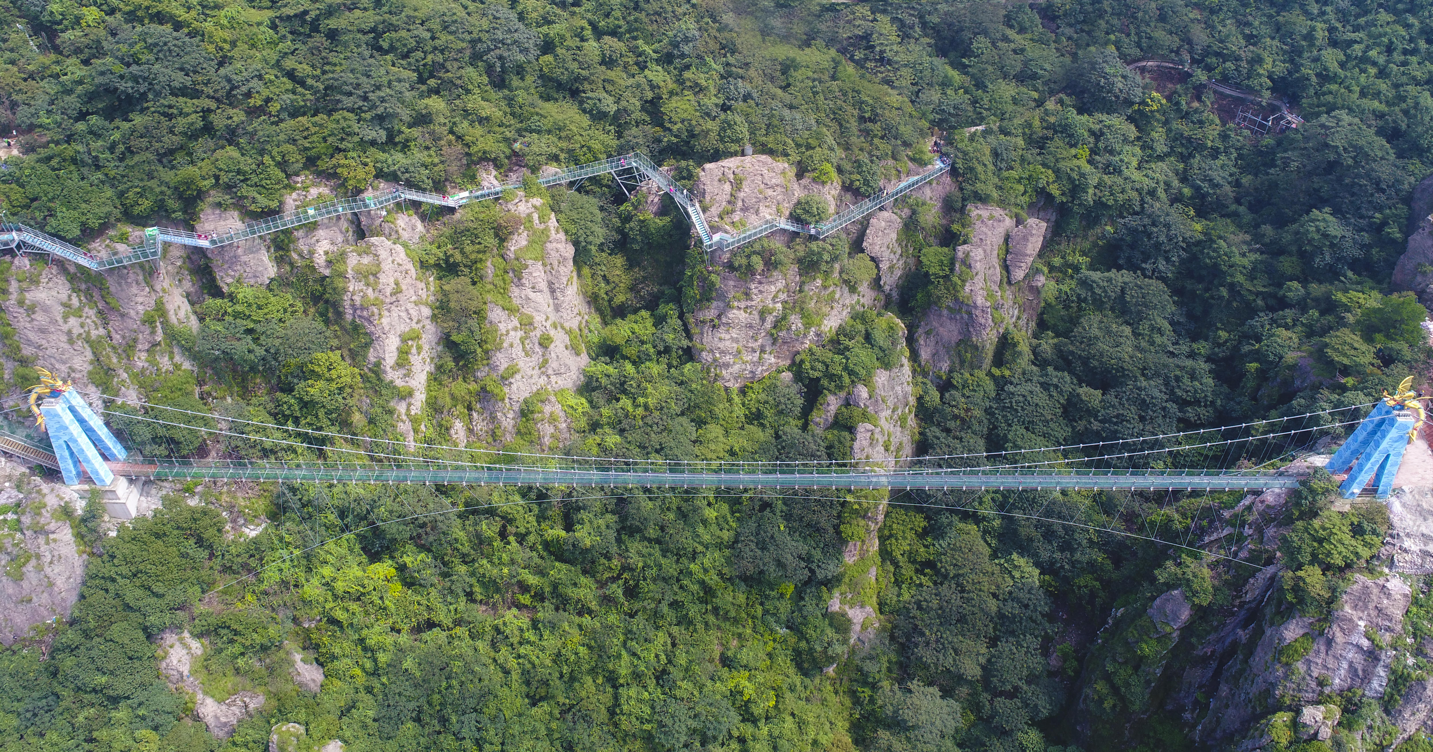 飛龍玻璃橋