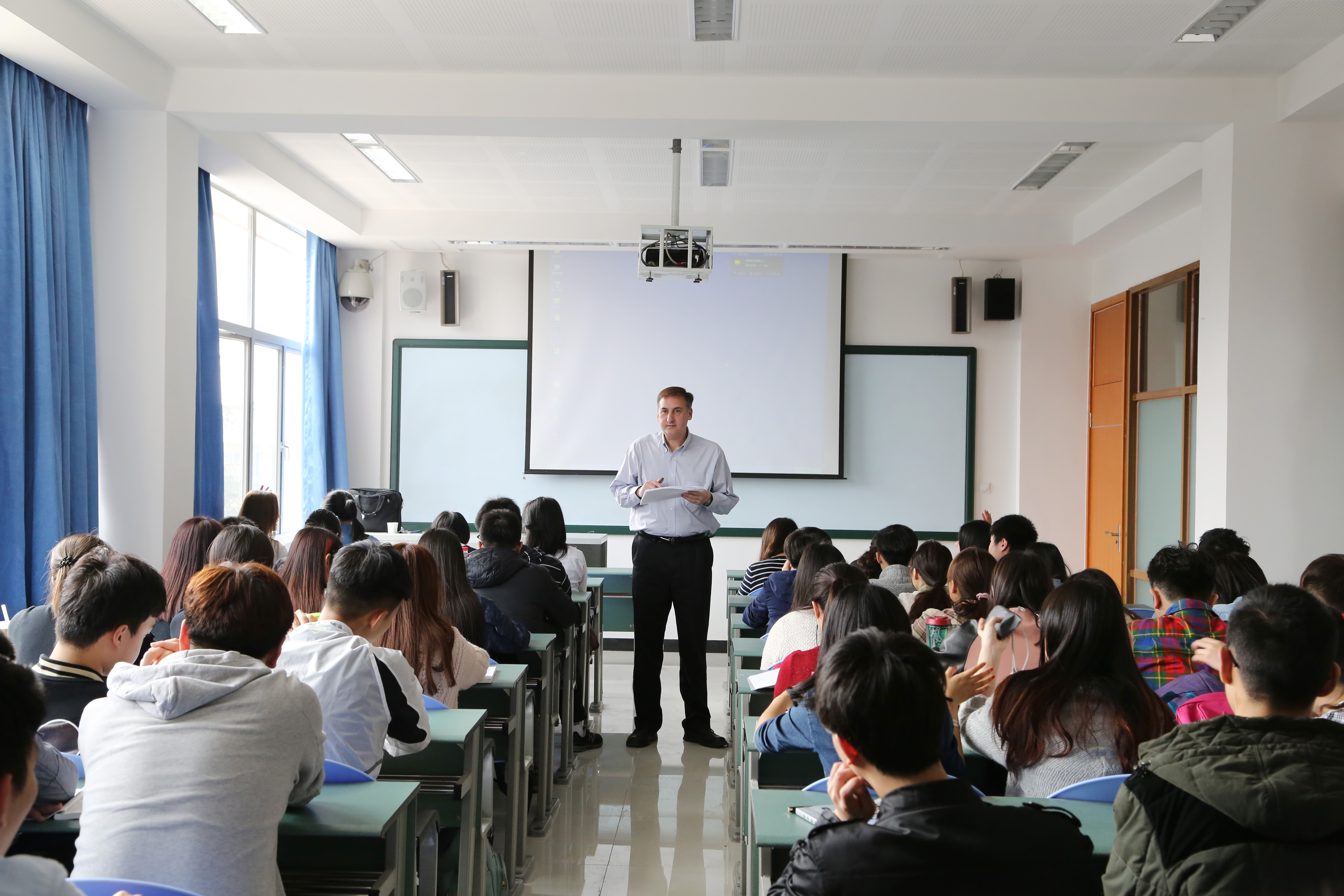 麥考瑞大學(麥覺理大學)