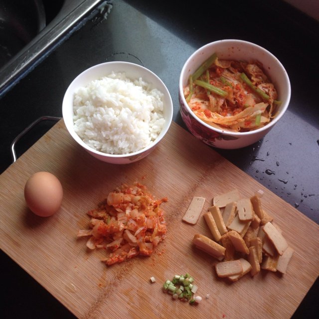 泡菜魚豆腐炒飯