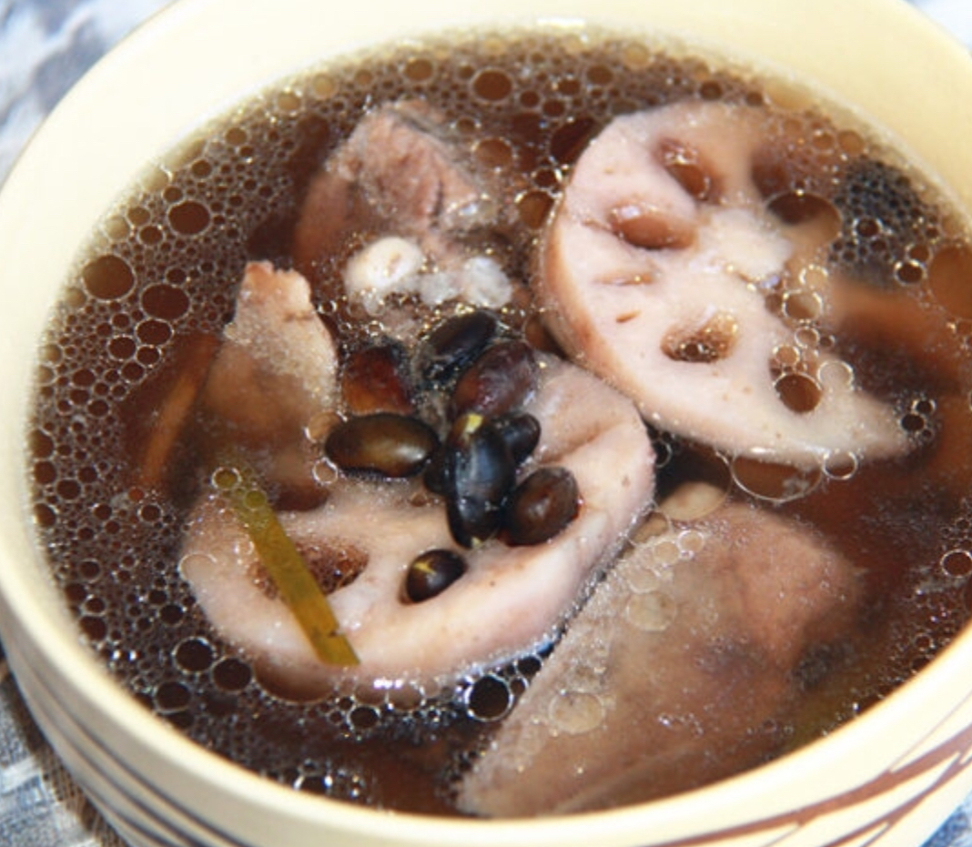 蓮藕鹹肉草雞湯