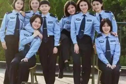 女子警察