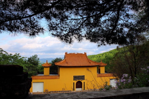 臥鹿山效聖寺