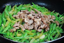 豆角絲榨菜絲和肉絲