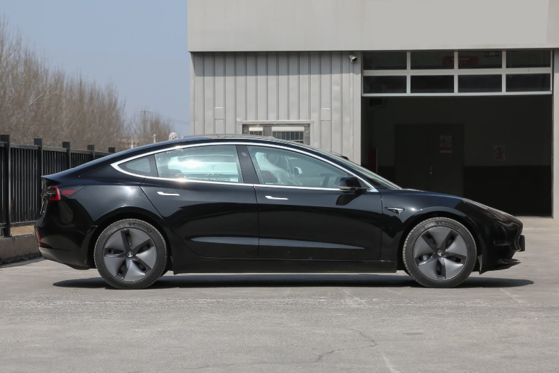 Model 3（進口）