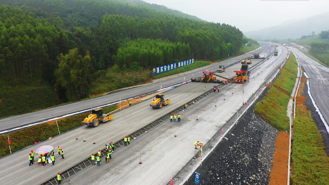 來賓—都安高速公路