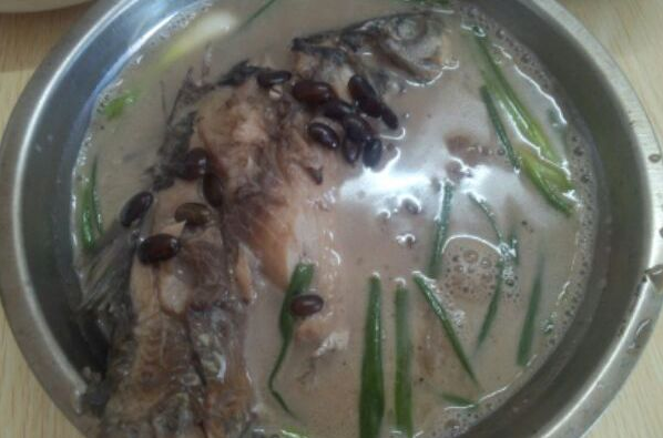 黑豆鯽魚湯