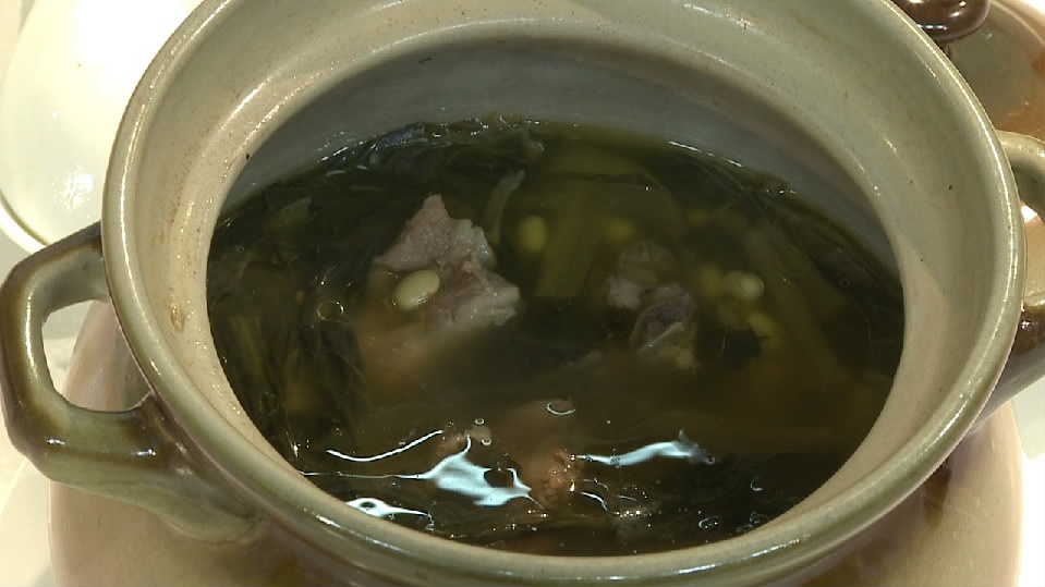 白菜乾黃豆排骨湯