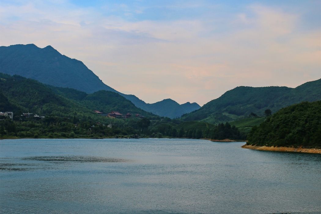 湖上村景區