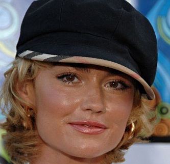 Kelly Carlson