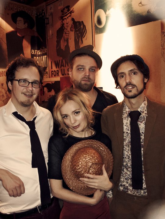 Lisa Ekdahl with fellow musicians